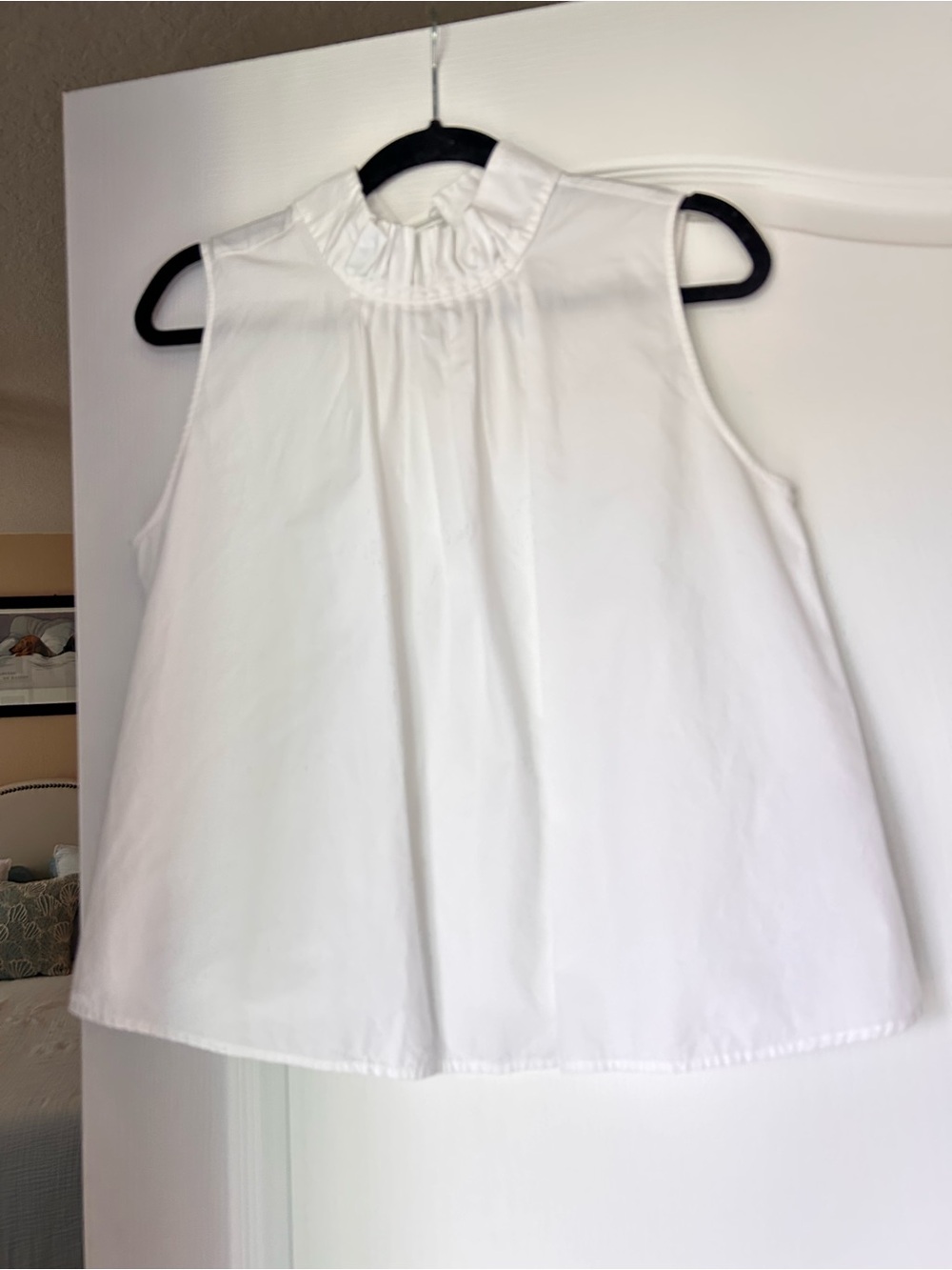 Banana Republic White Sleeveless Ruffle Neck Camisole